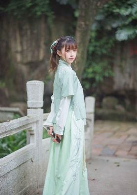 裙下野兽_剧情片免费观看